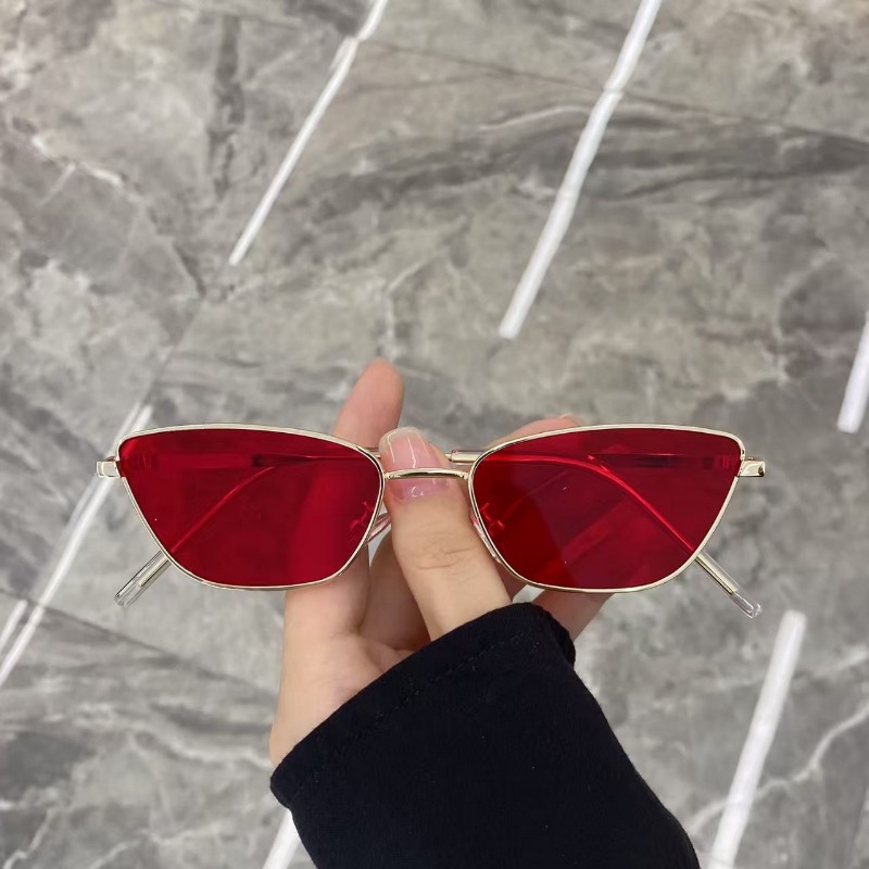 ファッショナブルな菱形メタルサングラス（女性用）、ストリート - Photography Outdoor のレビューと価格